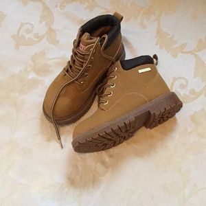 Boys work boots